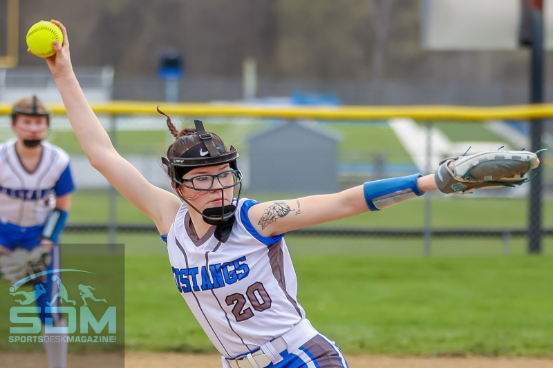 041825-Edgewood-@-GV-Softball-27