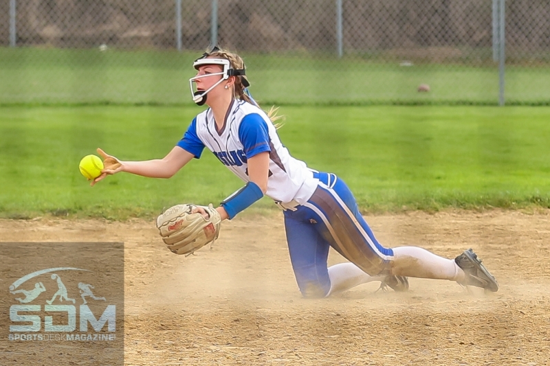 041825-Edgewood-@-GV-Softball-43