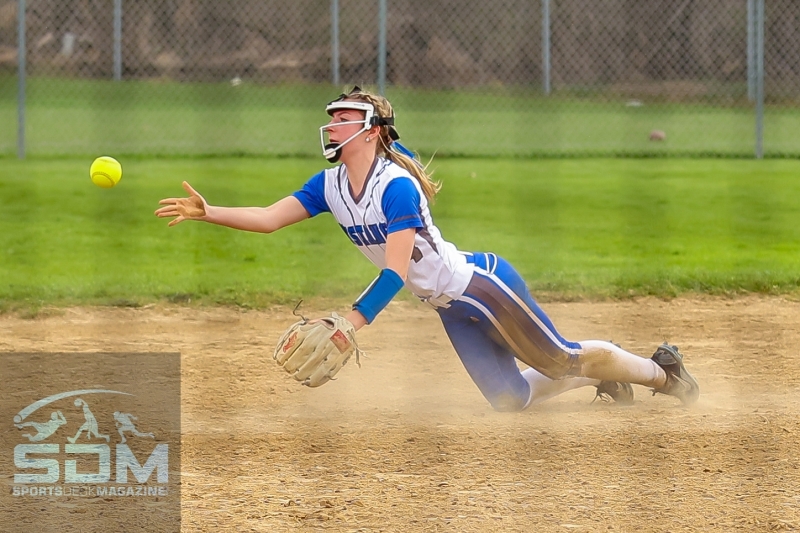 041825-Edgewood-@-GV-Softball-44