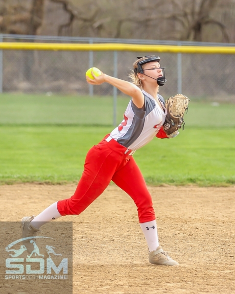 041825-Edgewood-@-GV-Softball-58