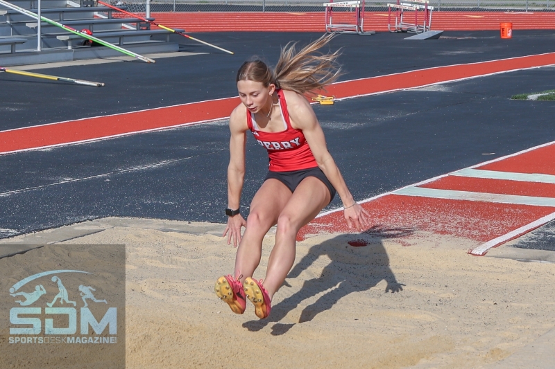 042225-Perry-Harvey-@-Jefferson-Track-14