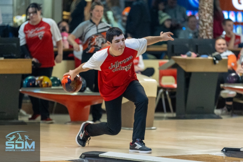 112923-Howland@Jefferson-Bowling-21